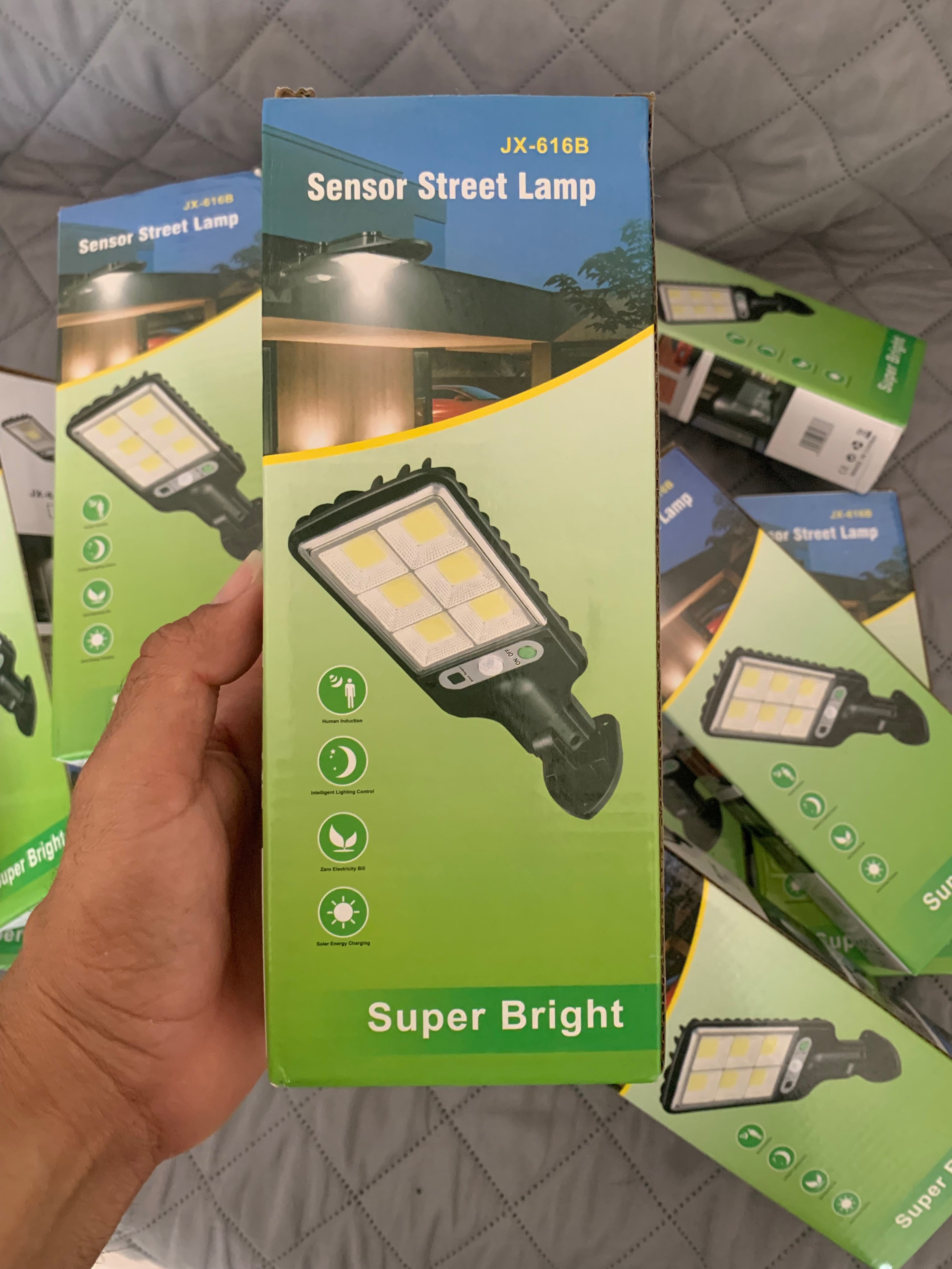 Foco solar súper potente de 2,000 Lumens